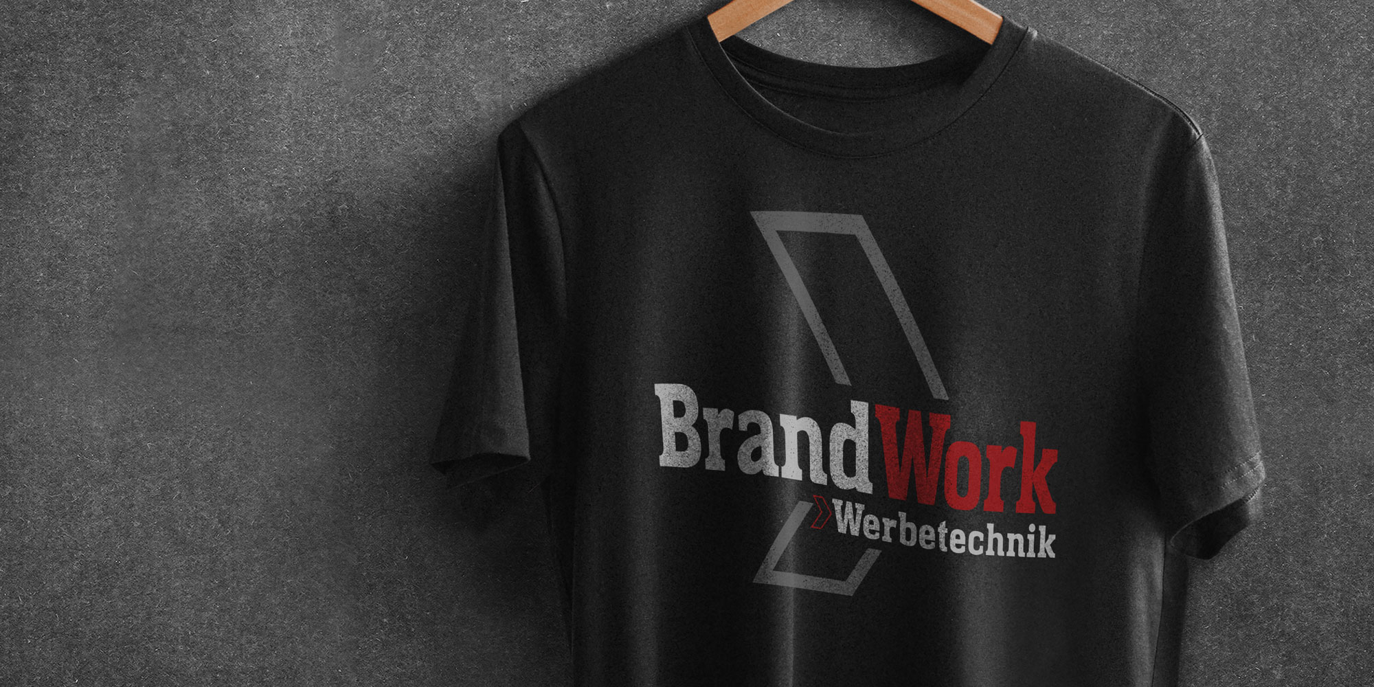 Headerbild T-shirt mit Aufschrift BrandWork - Brand Work Werbetechnik UG i. Gr., Poststraße 17a, 59199 Bönen, T. 02383 924 350 0